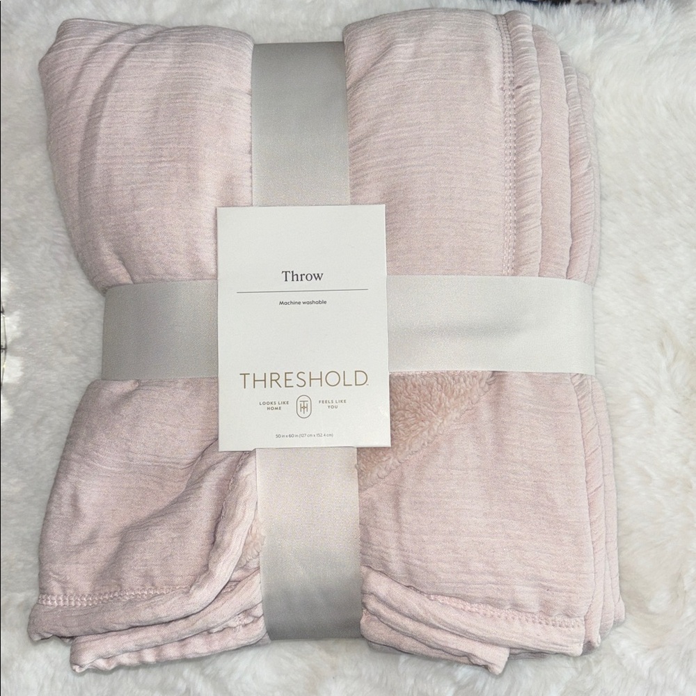 Soft Baby Pink Fluffy Sherpa Lined Throw Blanket ~NWTS